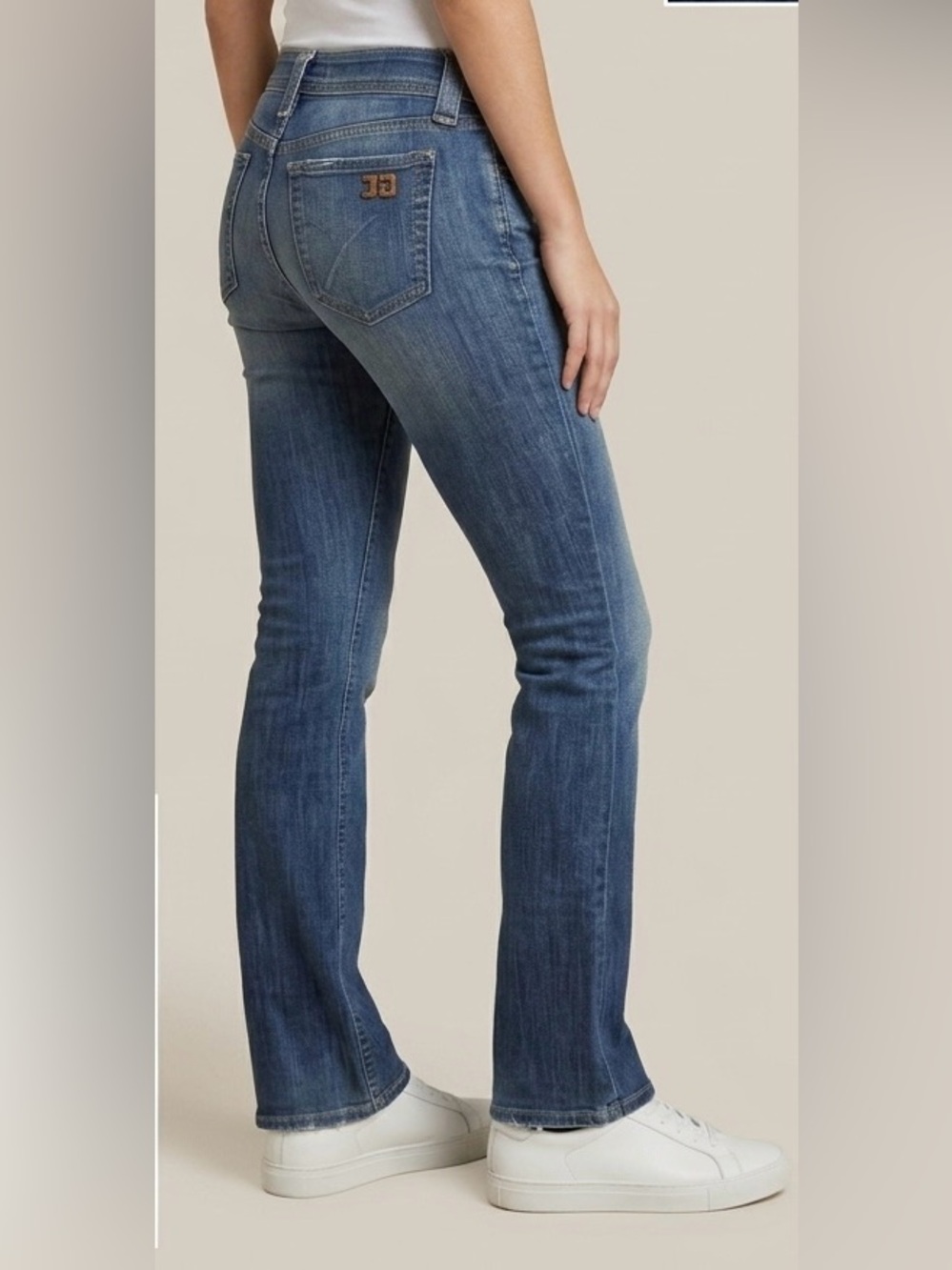 Joe’s Jeans Mid-Rise Bootcut Jeans in Medium Wash Size 27